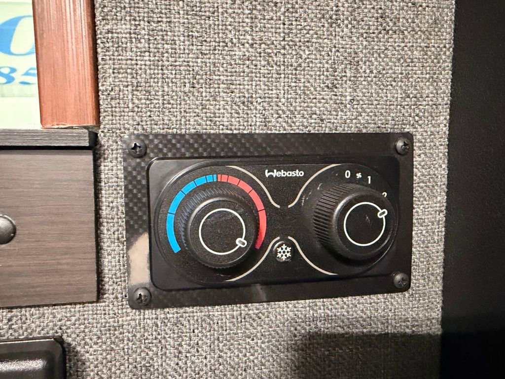 Used 2022 Mercedes-Benz Sprinter 2500 image 14