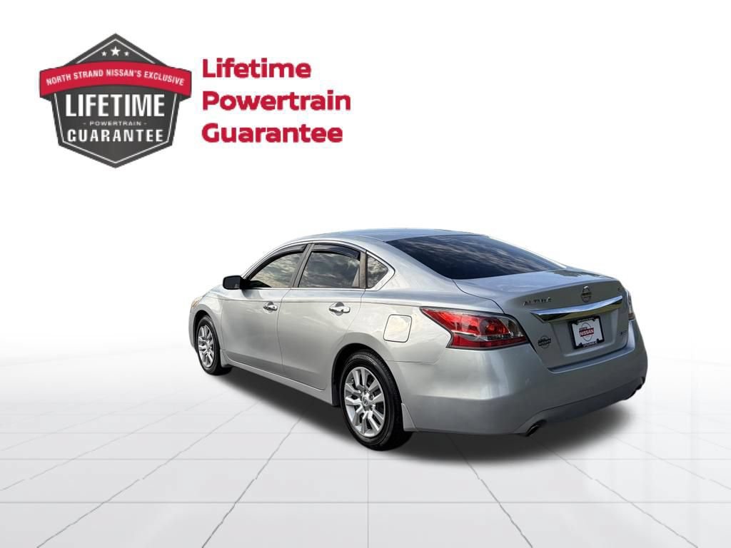 Used 2014 Nissan Altima 2.5 S FWD image 3