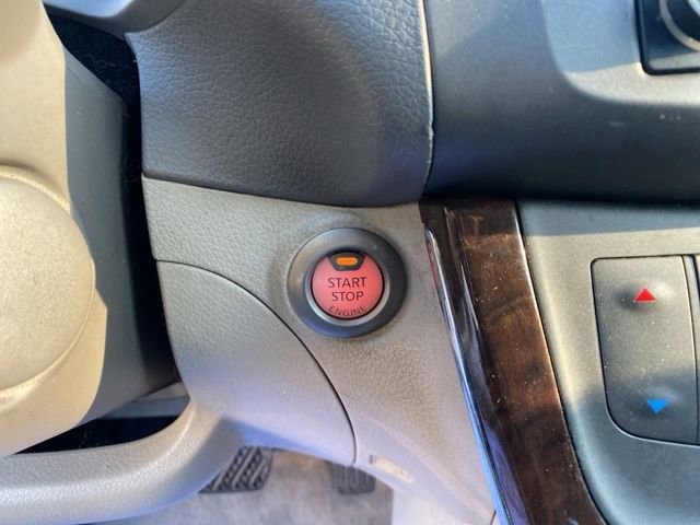 Used 2013 Nissan Sentra SL w/ Premium Pkg FWD image 13