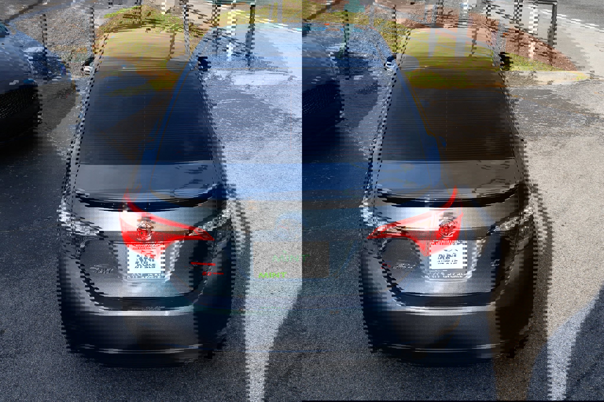 Used 2019 Toyota Corolla LE image 12