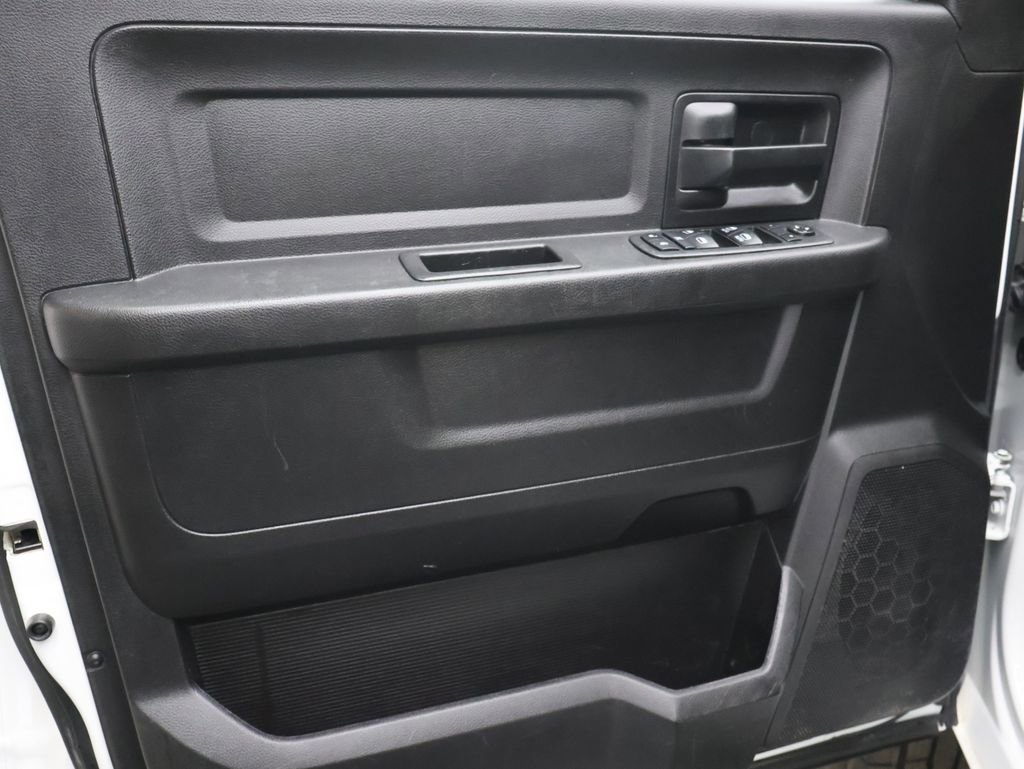 Used 2018 RAM 3500 Tradesman w/ Chrome Appearance Group AWD/4WD image 16