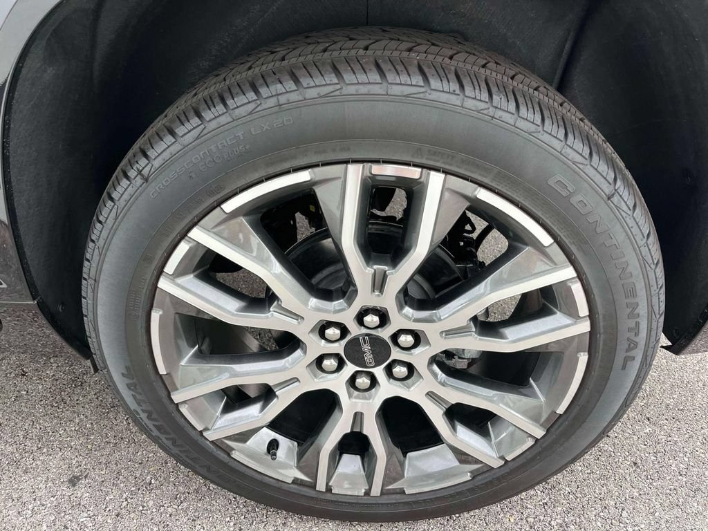 New 2026 GMC Acadia Denali Ultimate FWD image 11