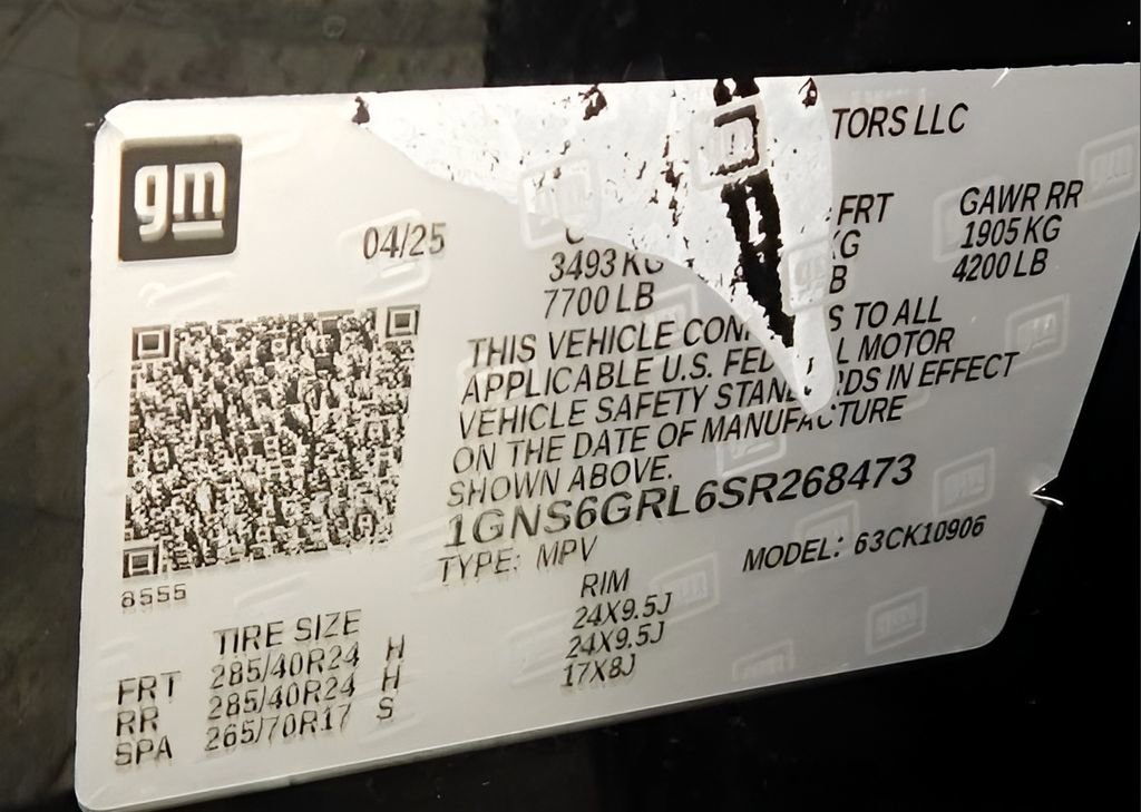 Used 2025 Chevrolet Suburban High Country image 19