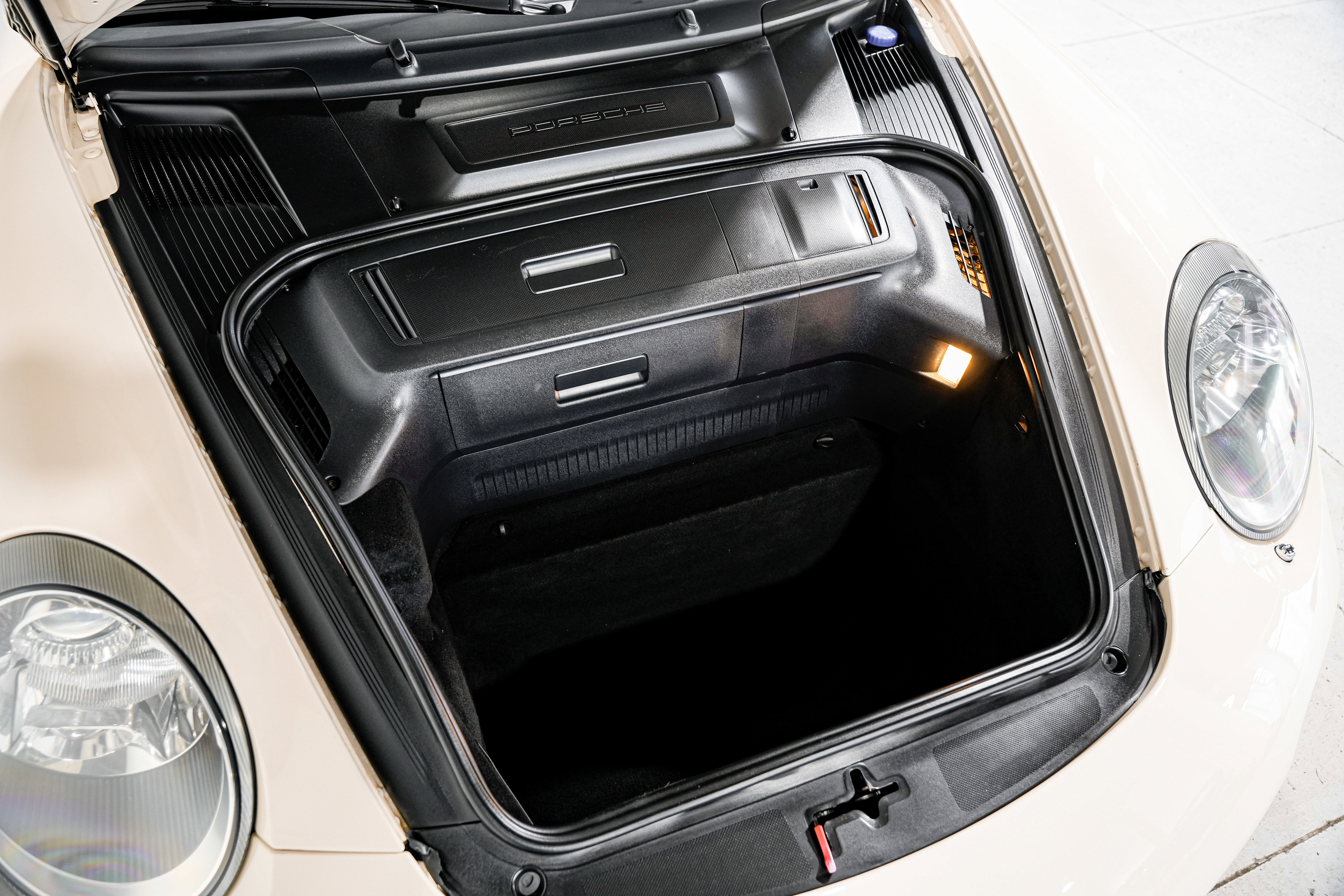 Used 2010 Porsche 911 Carrera S image 38