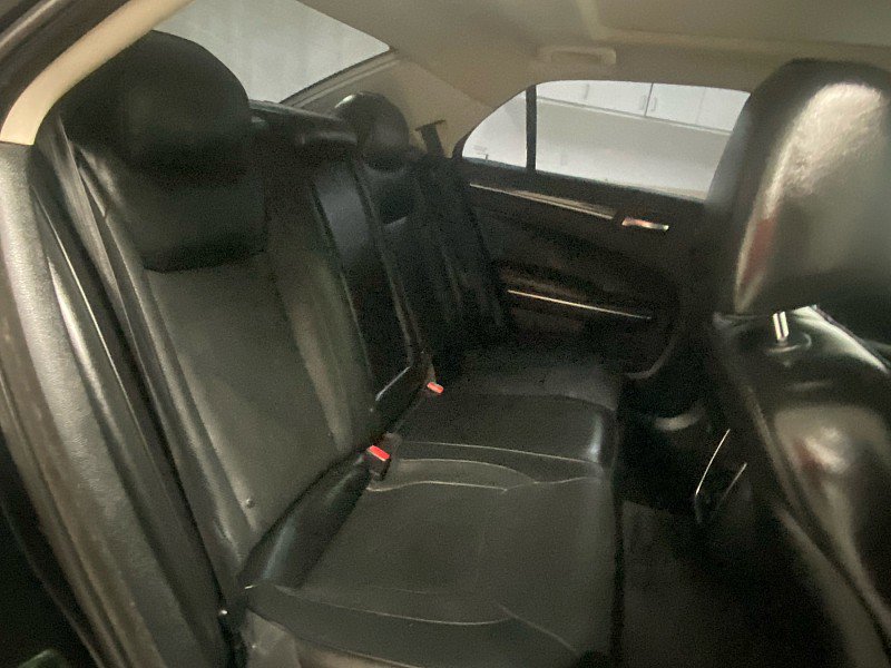 Used 2017 Chrysler 300 C image 15