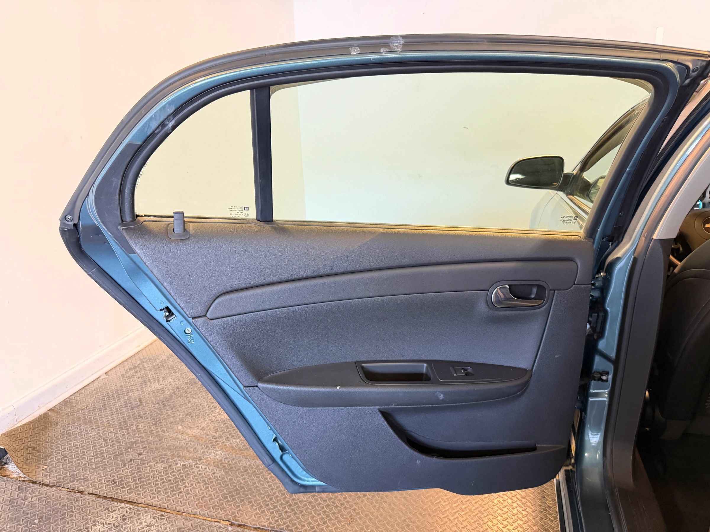 Used 2009 Chevrolet Malibu LT w/ Rear Power Package FWD image 35