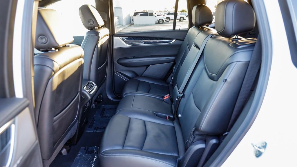 Used 2023 Cadillac XT6 Premium Luxury image 23