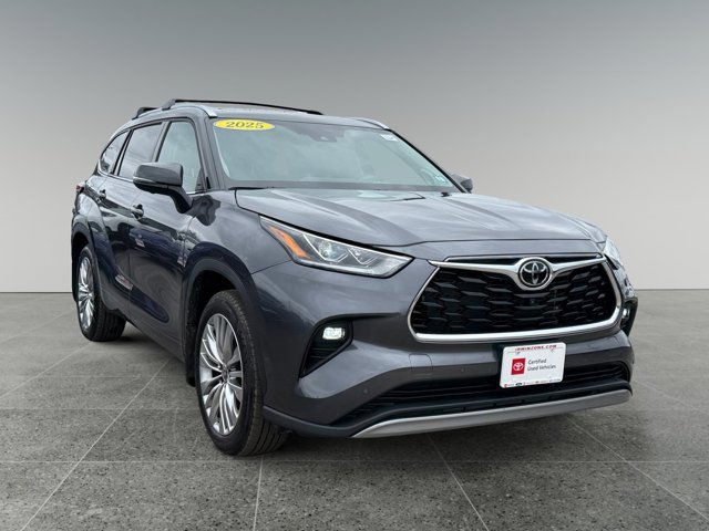 Used 2025 Toyota Highlander Platinum image 7