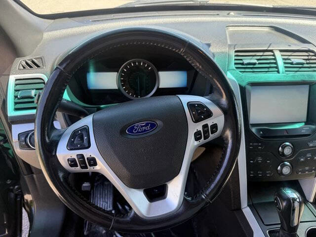 Used 2012 Ford Explorer XLT AWD/4WD image 16