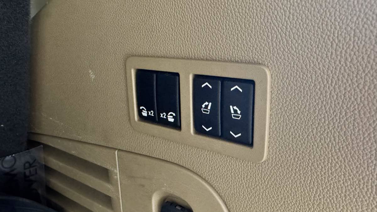 Used 2019 Cadillac Escalade Platinum AWD/4WD image 44