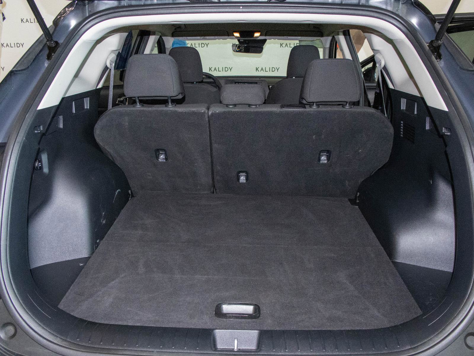 Used 2025 Kia Sportage LX FWD image 23