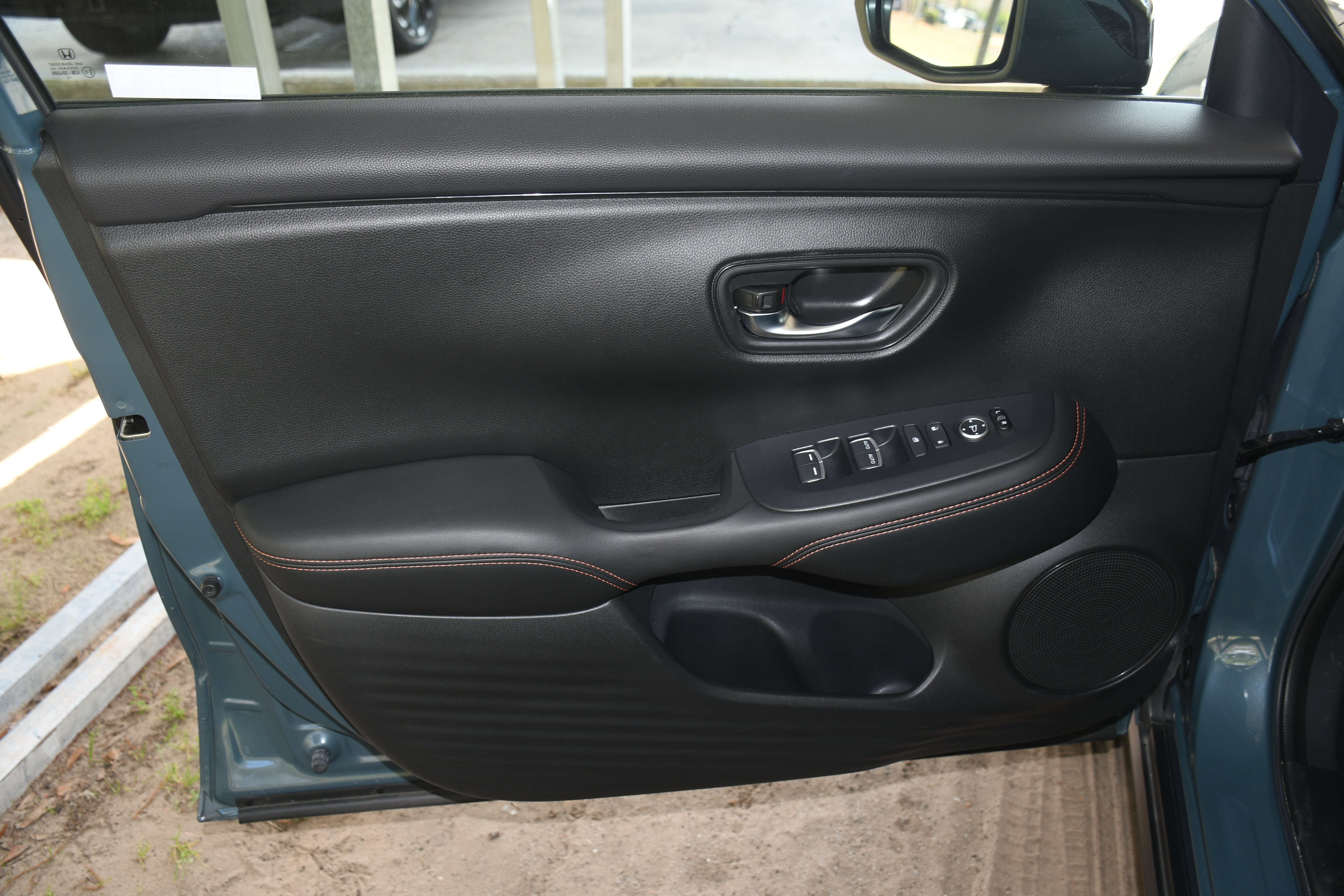 Used 2023 Honda HR-V Sport image 9