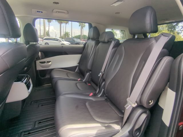 Used 2024 Kia Carnival EX FWD image 17