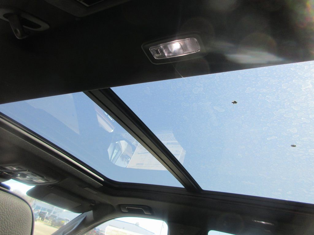 New 2026 GMC Yukon Denali w/ Sun & Power Step Package image 15