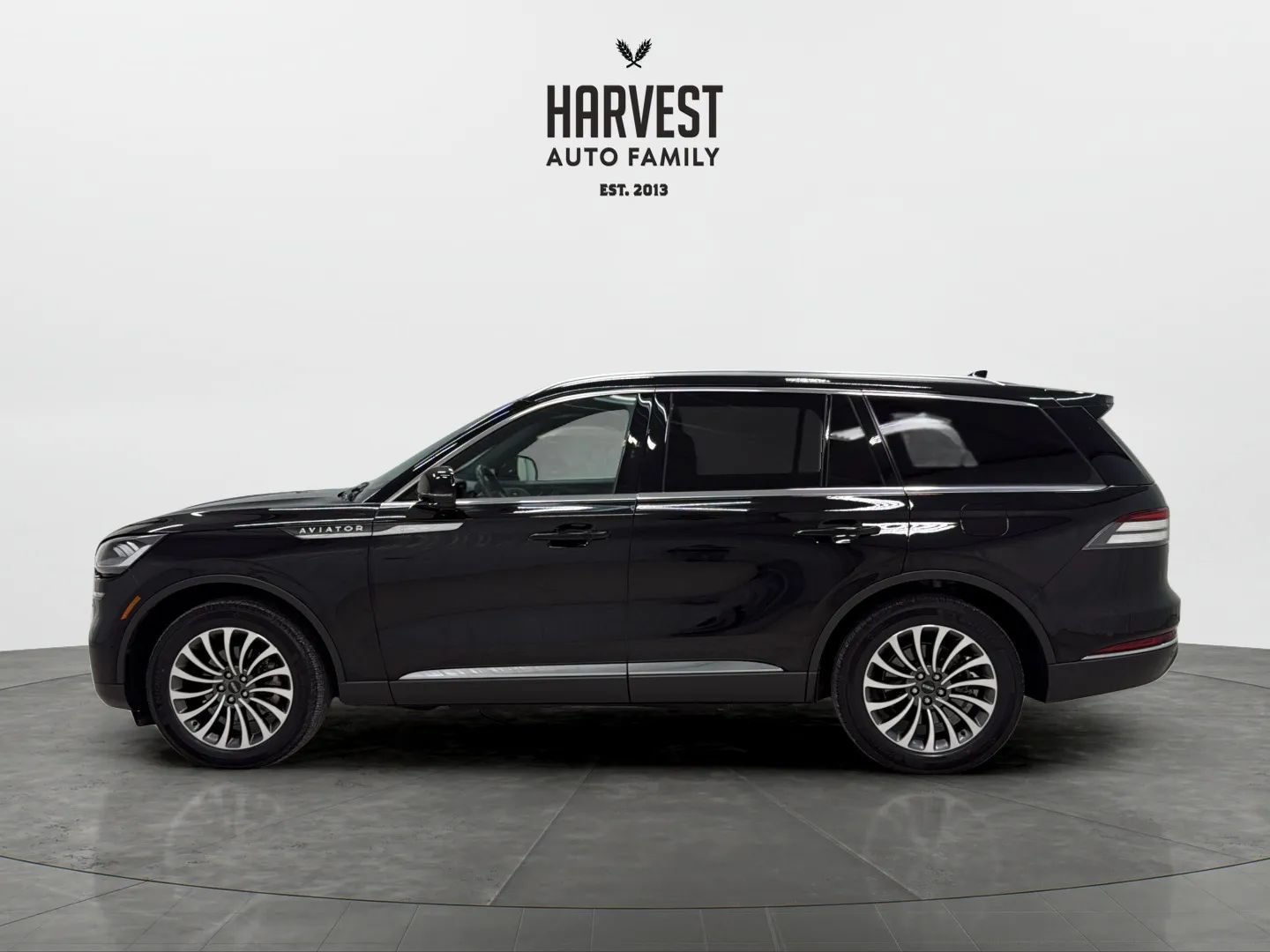 Used 2022 Lincoln Aviator Reserve w/ Equipment Group 201A AWD/4WD image 2