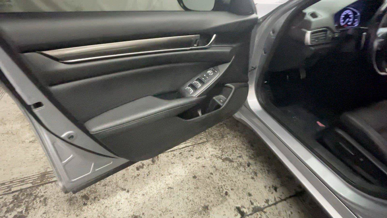 Used 2020 Honda Accord Sport image 31