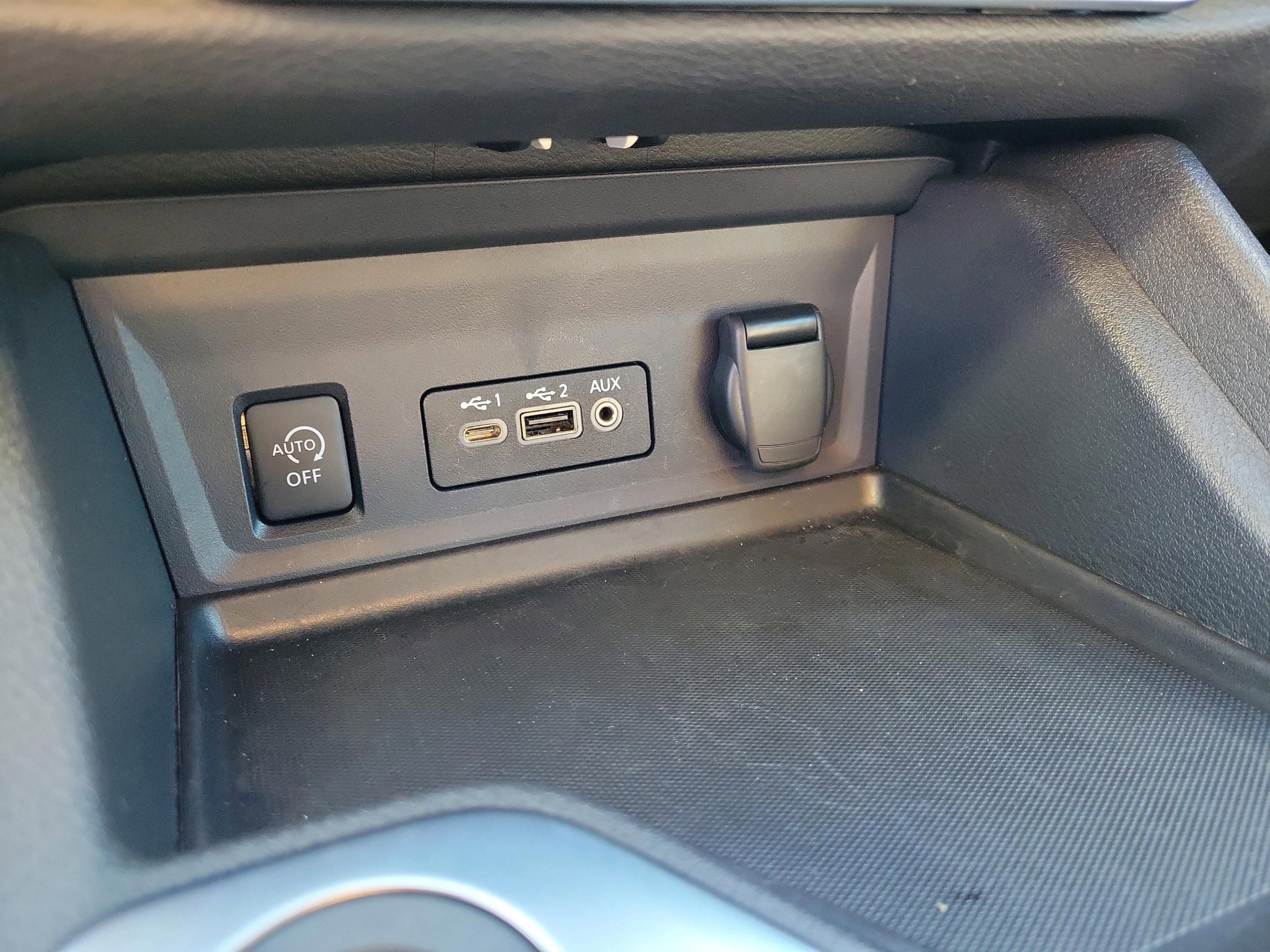 Certified 2025 Nissan Sentra SR image 31