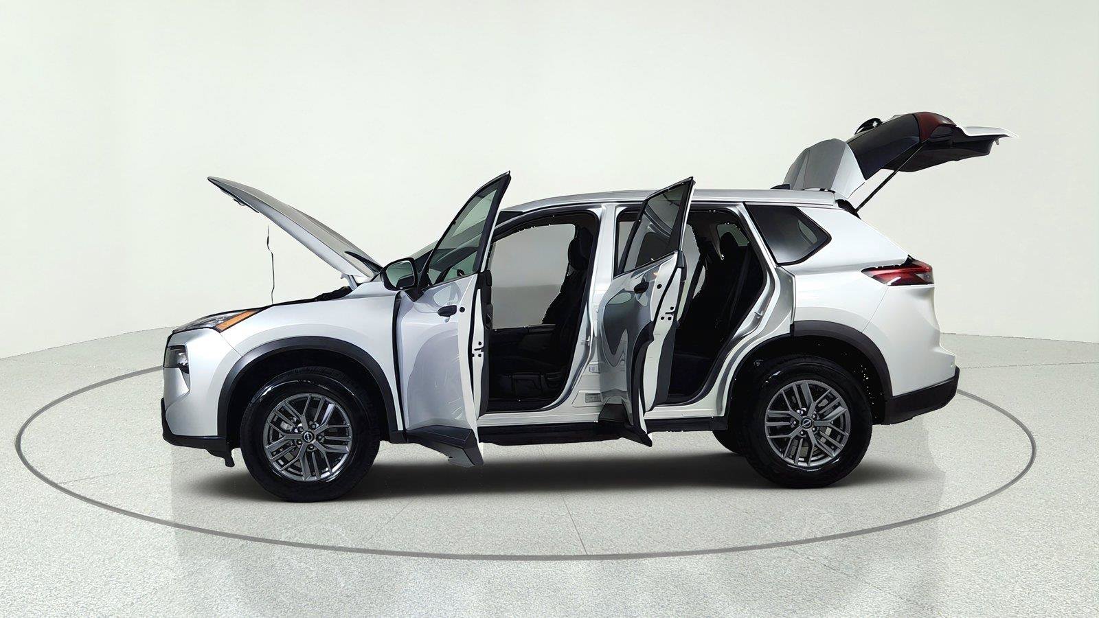 Used 2024 Nissan Rogue S AWD/4WD image 11