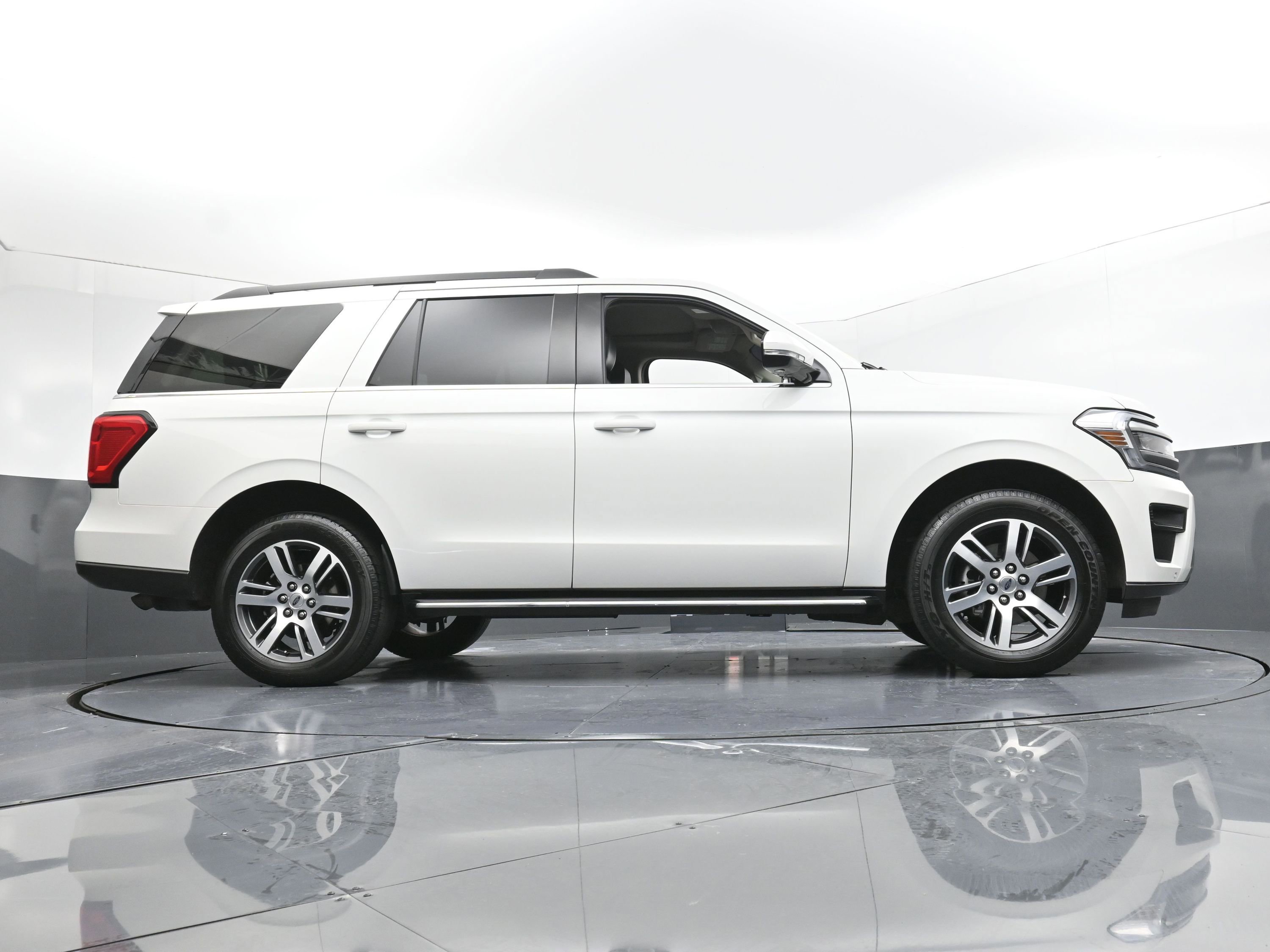 Certified 2022 Ford Expedition XLT image 33