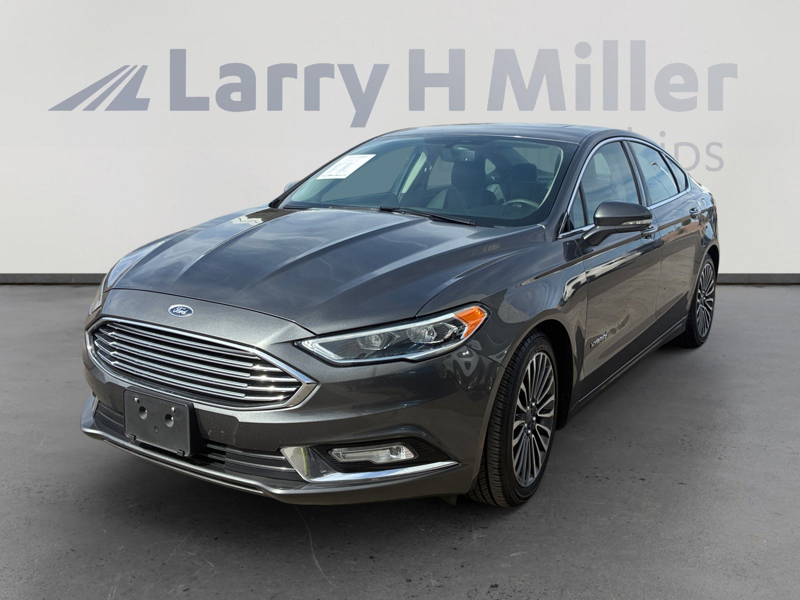 Used 2018 Ford Fusion Titanium image 1