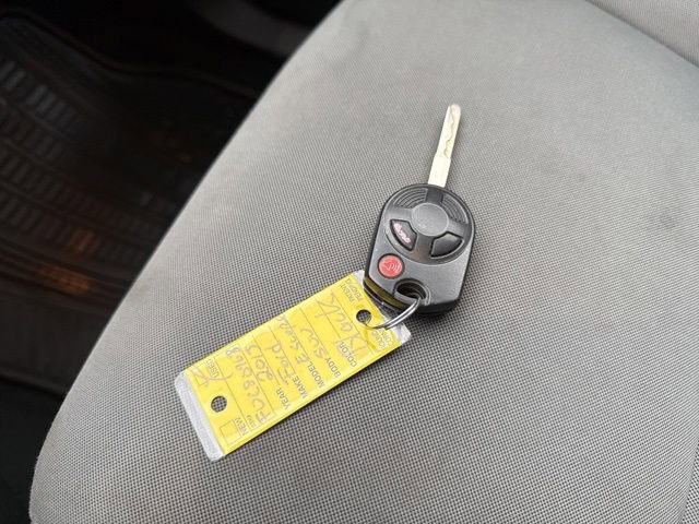 Used 2015 Ford Escape SE image 32