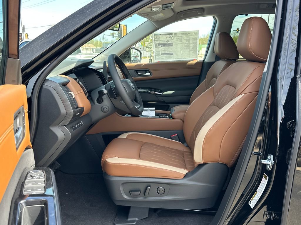 New 2026 Nissan Pathfinder Platinum AWD/4WD image 9