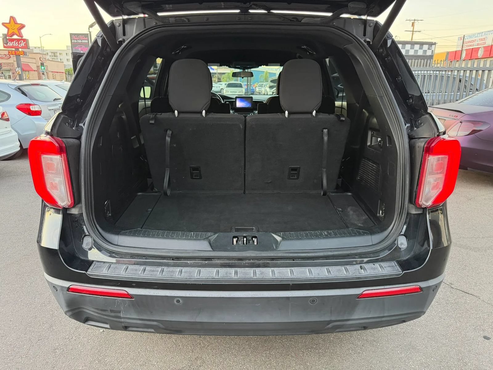 Used 2020 Ford Explorer XLT w/ Comfort Package AWD/4WD image 23