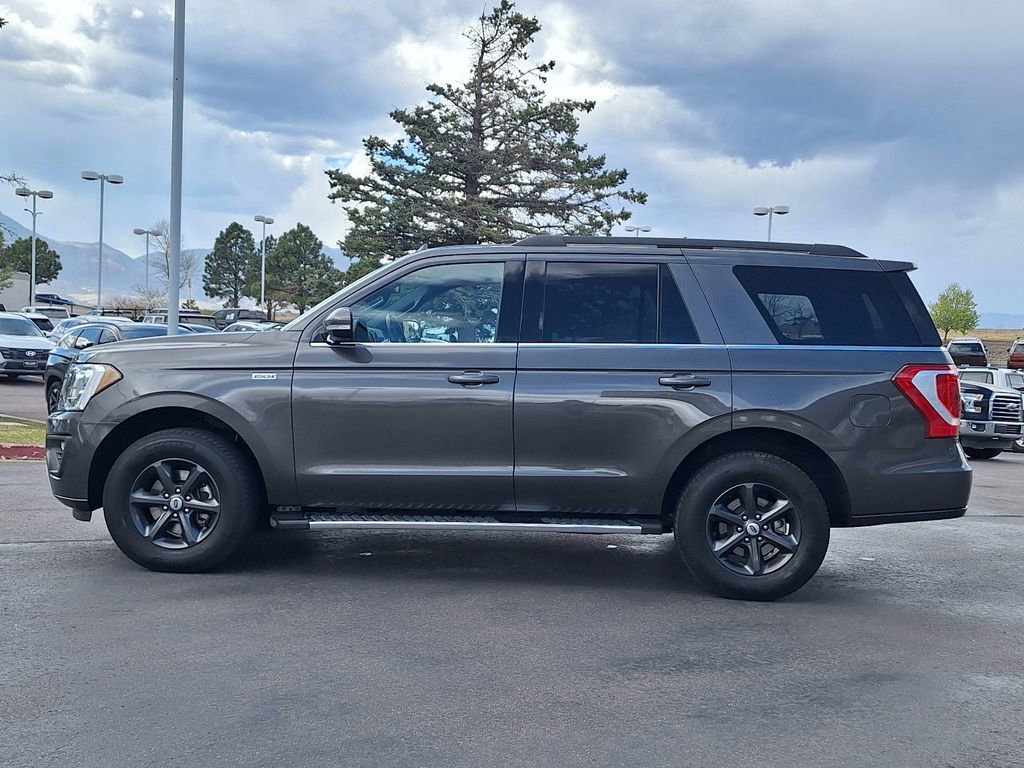 Used 2018 Ford Expedition XLT w/ Equipment Group 202A AWD/4WD image 6