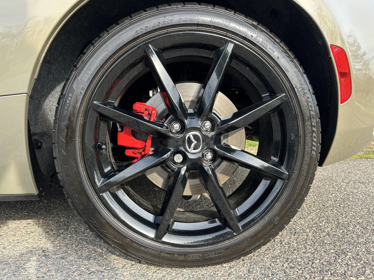 Used 2023 MAZDA MX-5 Miata Grand Touring RWD image 17