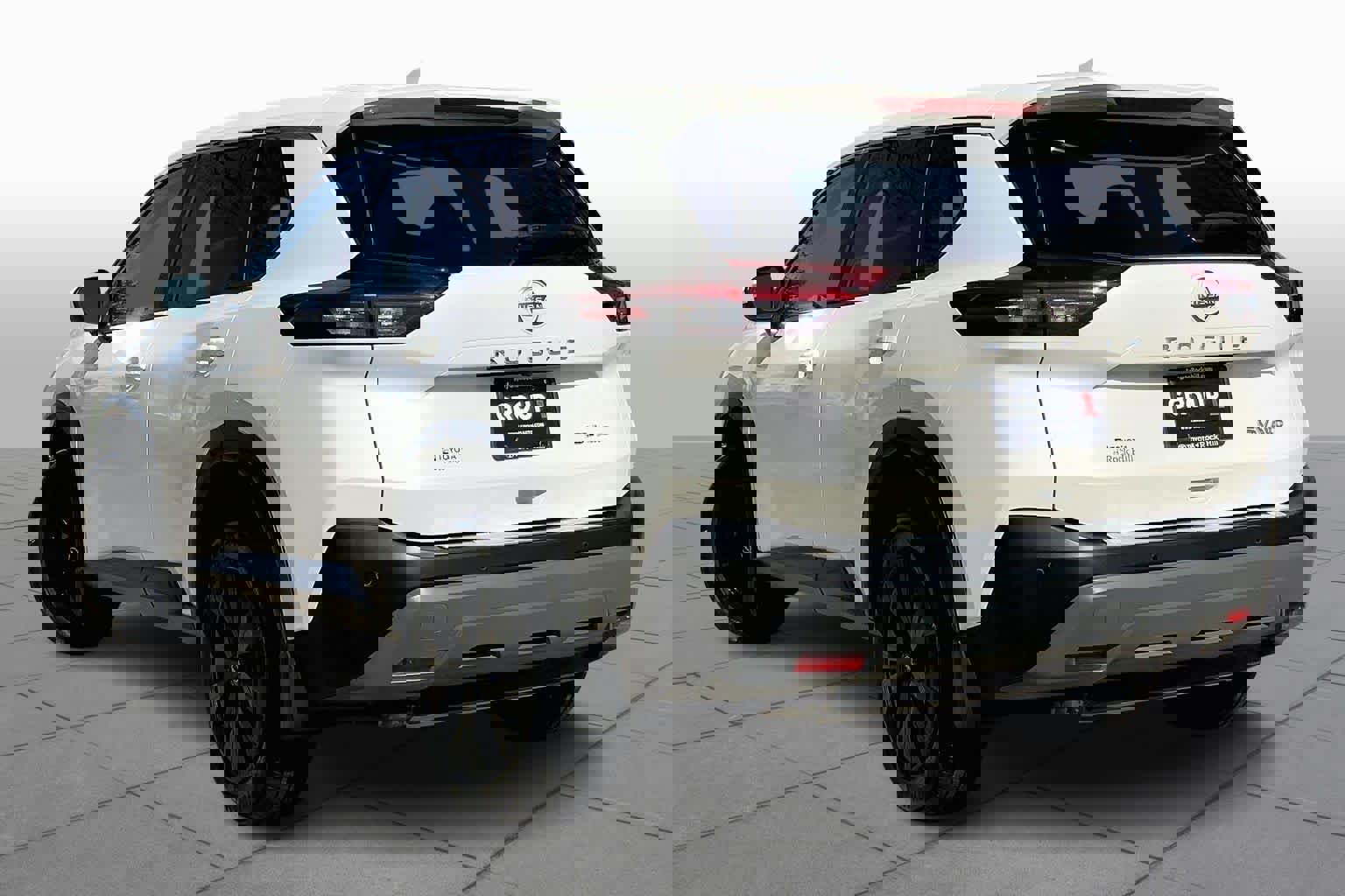 Used 2023 Nissan Rogue SV image 12