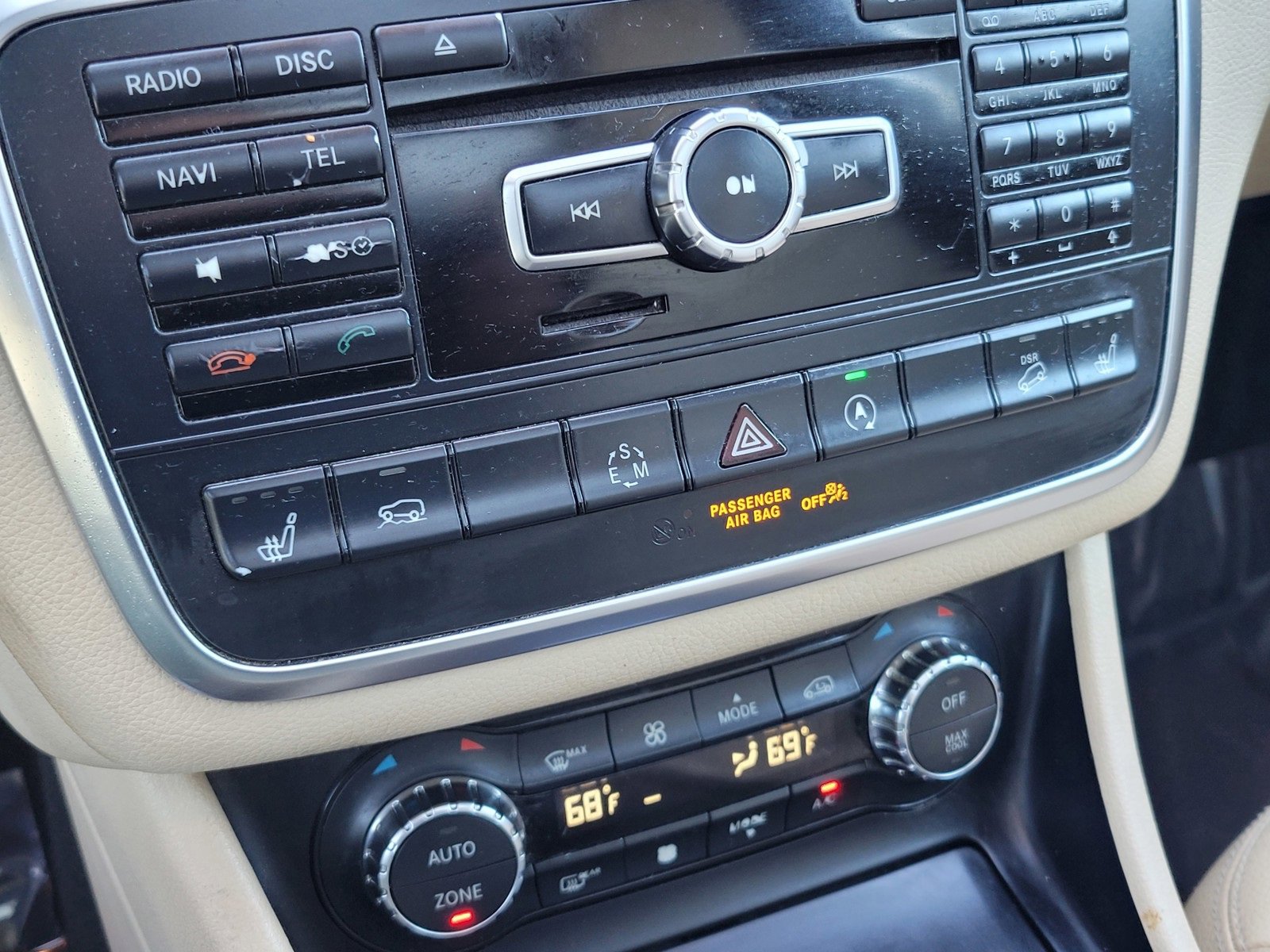 Used 2015 Mercedes-Benz GLA 250 4MATIC image 25