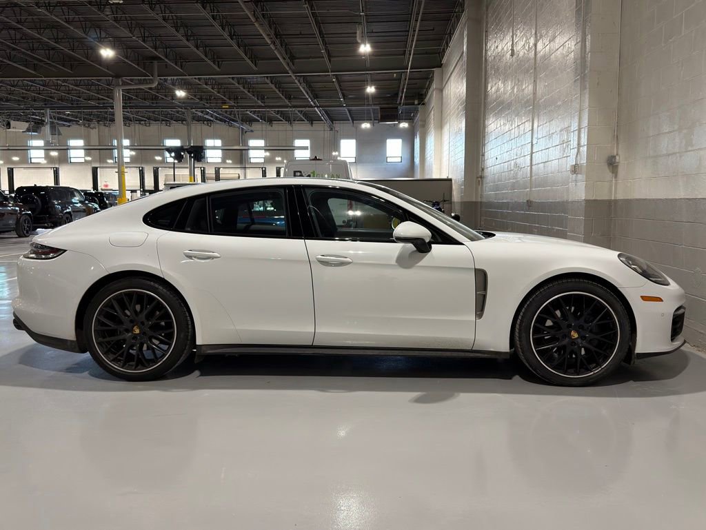 Used 2023 Porsche Panamera 4 Platinum Edition image 4