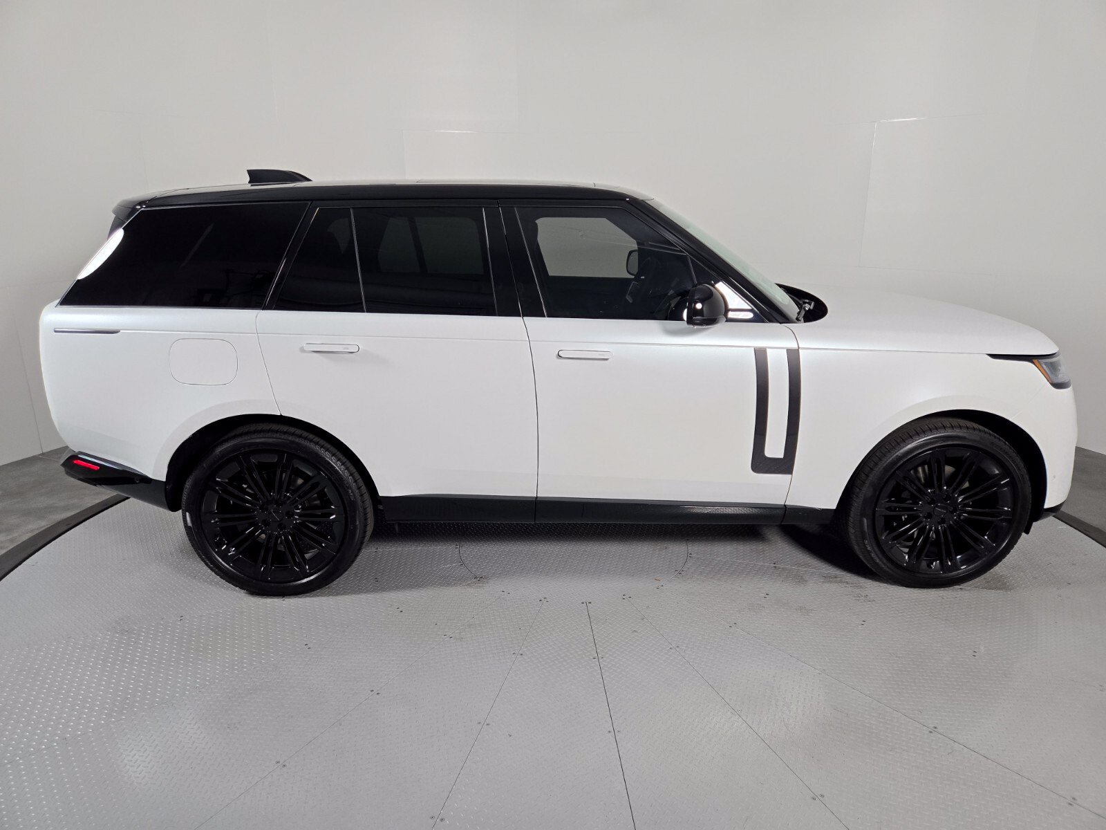 New 2026 Land Rover Range Rover SE AWD/4WD image 6