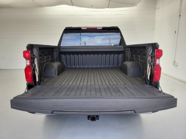Used 2025 Chevrolet Silverado 1500 LT RWD image 9