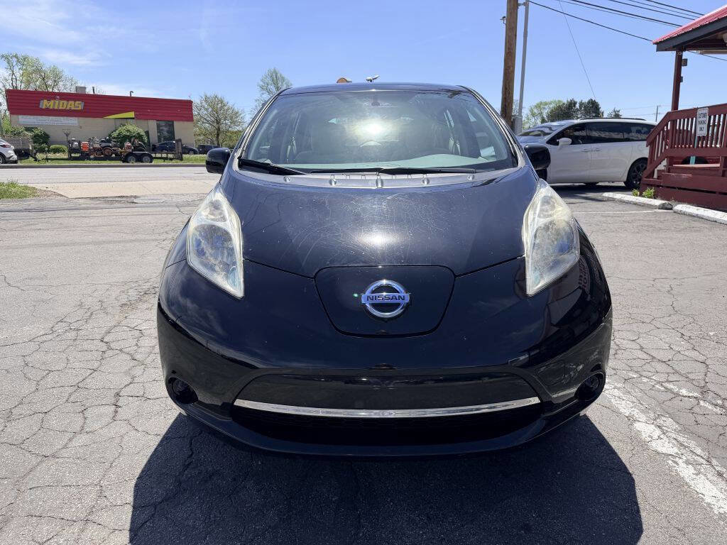 Used 2014 Nissan Leaf SV w/ Premium Package FWD image 2