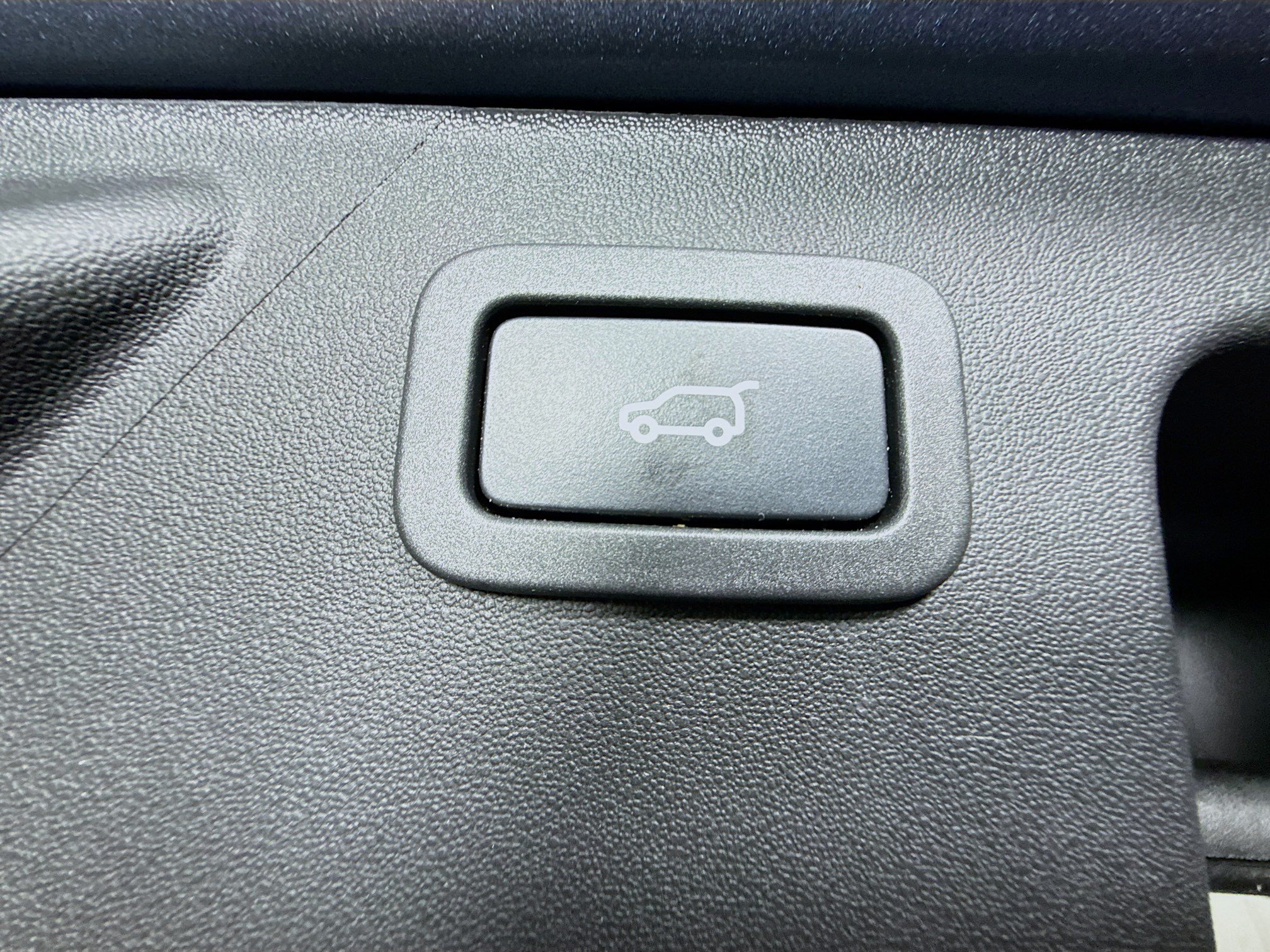 Used 2019 Land Rover Discovery Sport HSE AWD/4WD image 42