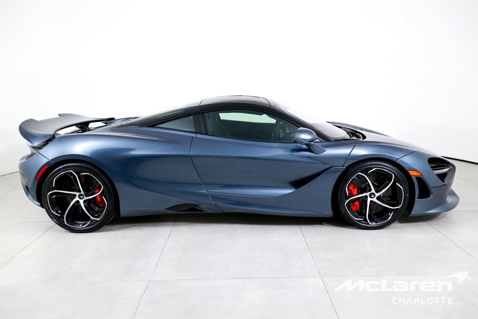 Used 2025 McLaren 750S RWD image 10