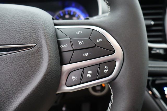 New 2026 Chrysler Pacifica Select FWD image 15