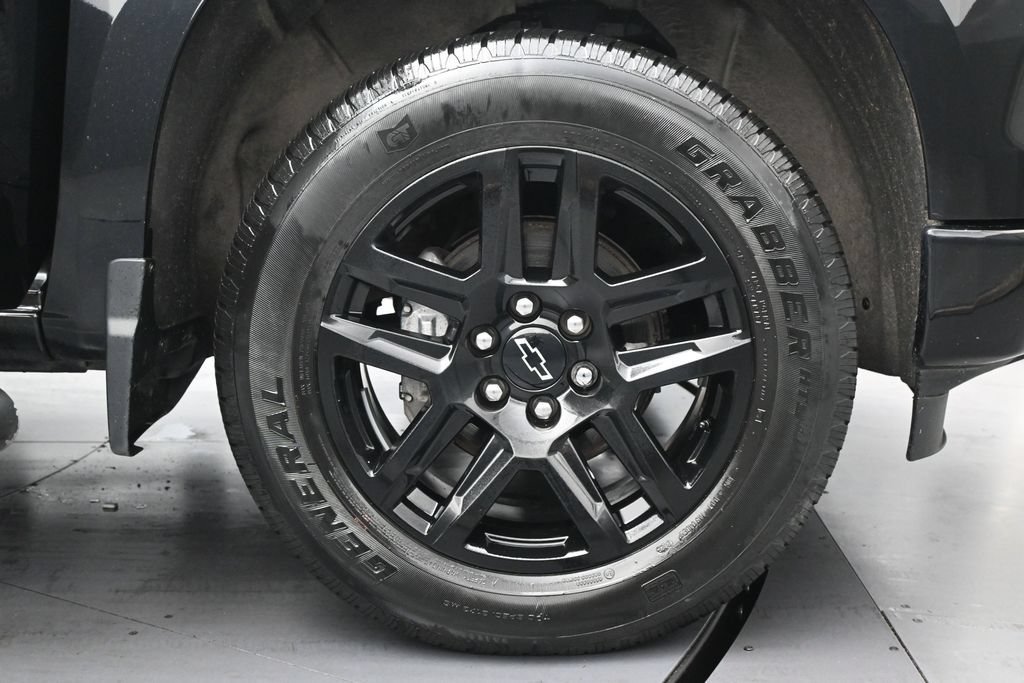 Used 2022 Chevrolet Silverado 1500 Custom AWD/4WD image 30