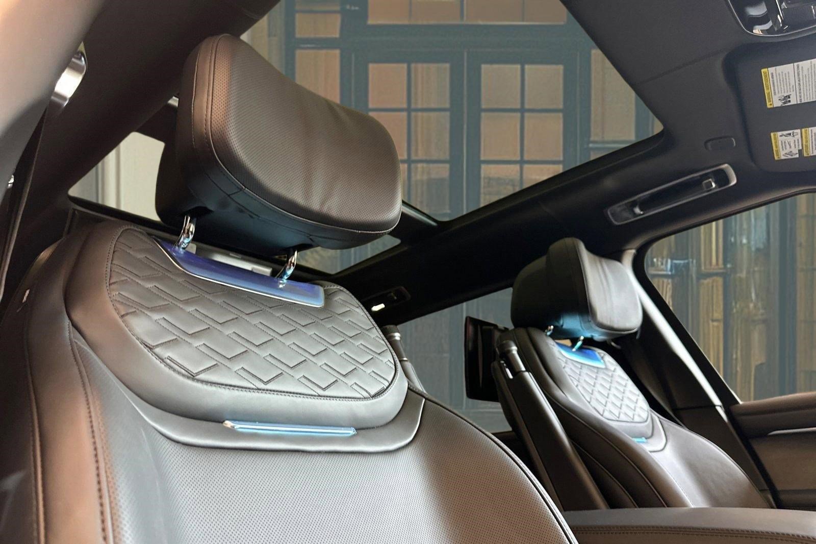 New 2026 Land Rover Range Rover SV AWD/4WD image 14