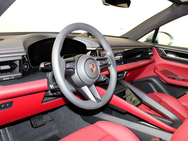 New 2026 Porsche Macan 4 Electric AWD/4WD image 4