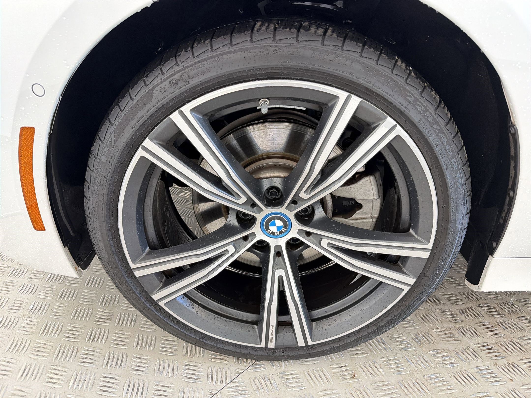 Used 2024 BMW 330e 330e w/ Premium Package image 11