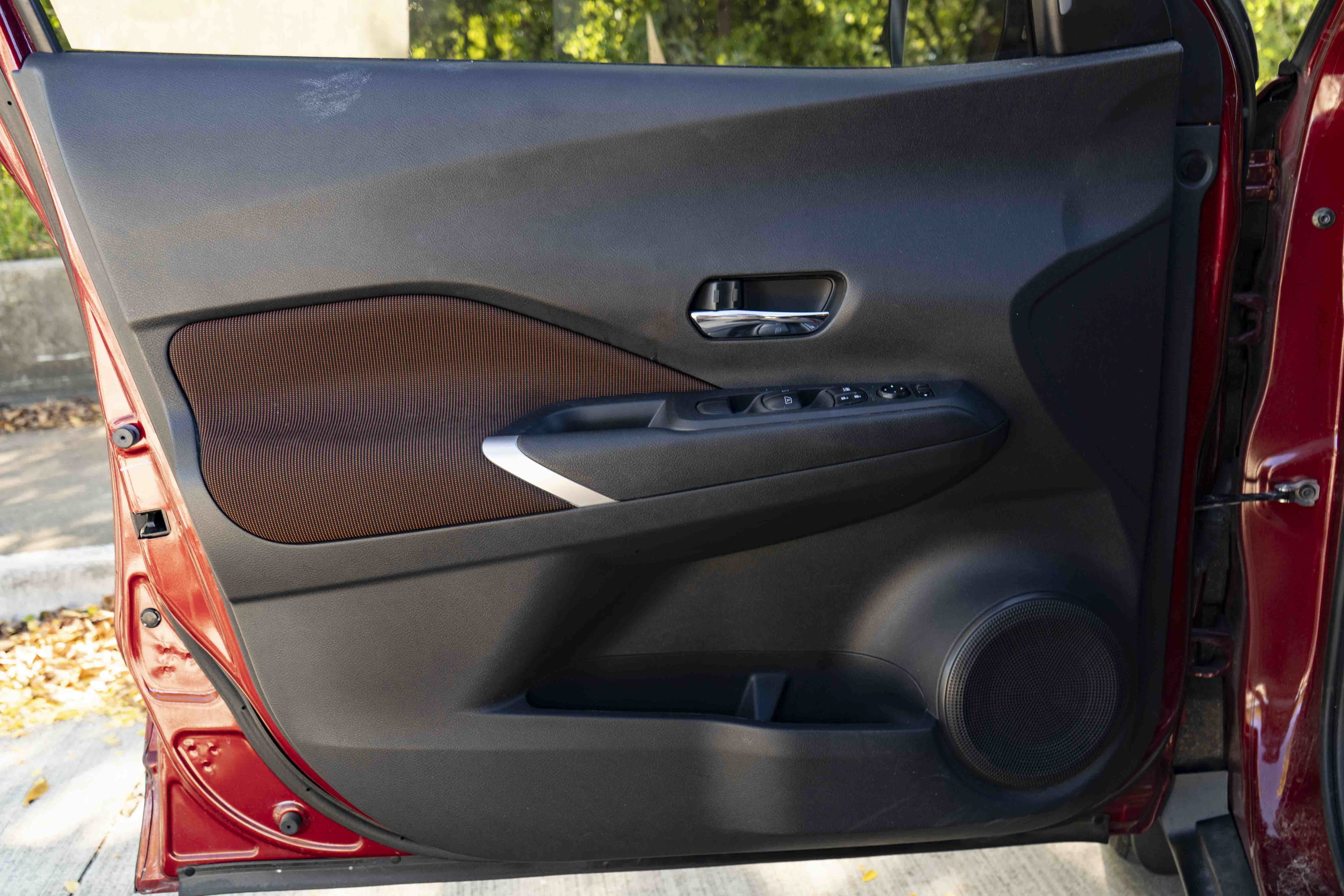 Used 2023 Nissan Kicks SR FWD image 33