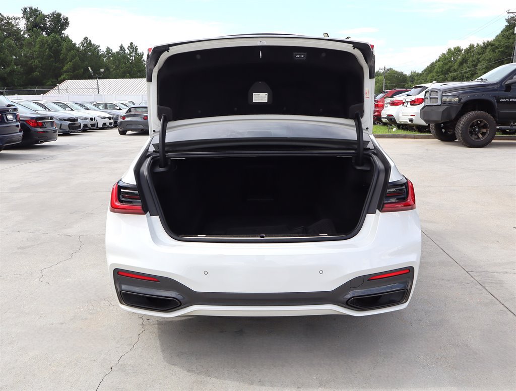 Used 2020 BMW 740i w/ M Sport Package RWD image 47