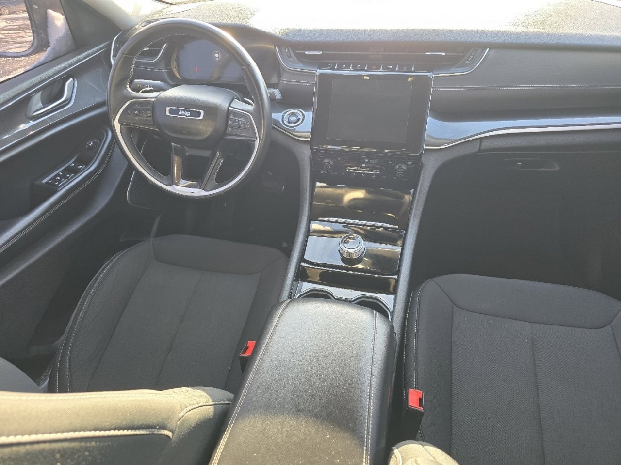 Used 2022 Jeep Grand Cherokee L Laredo w/ Luxury Tech Group I image 20