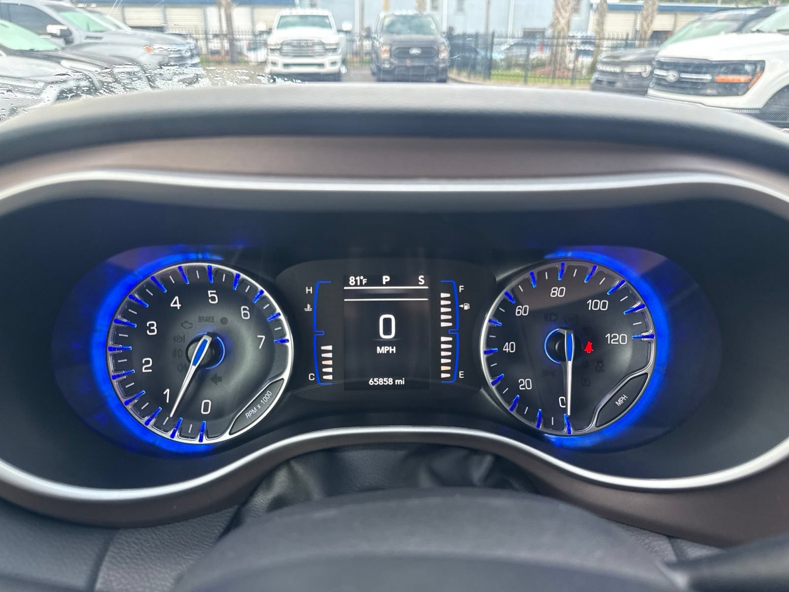 Used 2022 Chrysler Voyager LX FWD image 26
