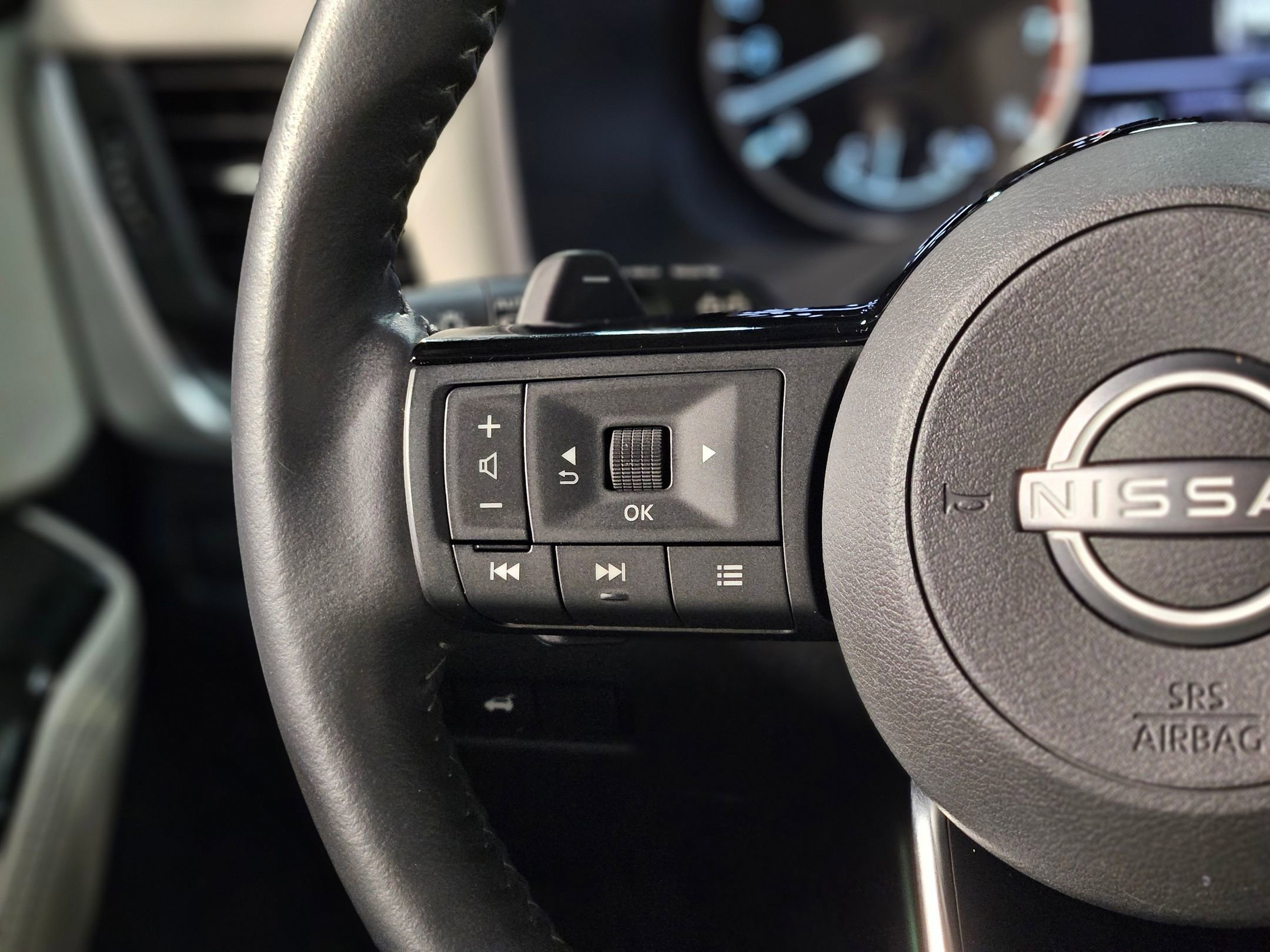 Used 2023 Nissan Rogue SV w/ SV Premium B Package image 28