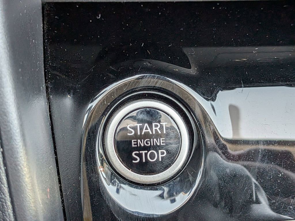 Used 2025 Nissan Versa SV w/ Trunk Package image 14