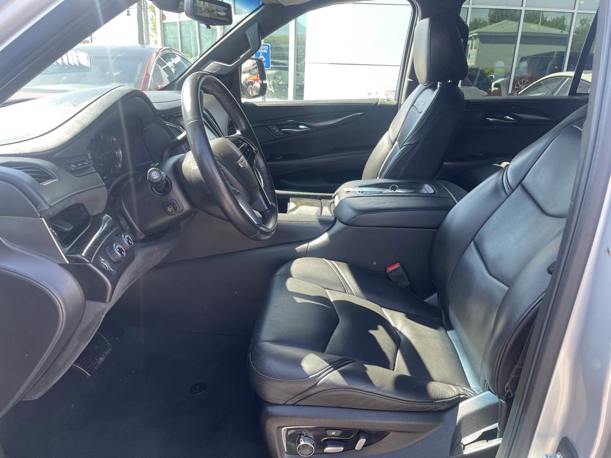 Used 2019 Cadillac Escalade Platinum image 13