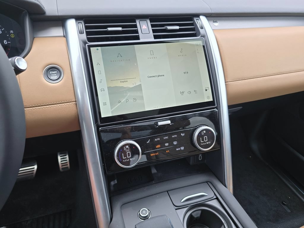New 2026 Land Rover Discovery Limited Edition AWD/4WD image 45